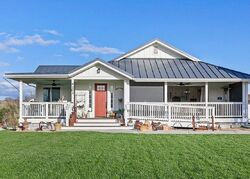 Pre-foreclosure in  VINEYARD DR Paso Robles, CA 93446