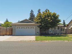 Pre-foreclosure in  CALIFORNIA ST Escalon, CA 95320
