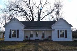 Pre-foreclosure Listing in E HOVEY ST WARSAW, IN 46580