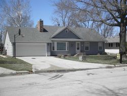 Pre-foreclosure in  PARKRIDGE DR Mason City, IA 50401