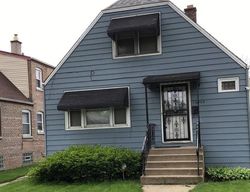 Pre-foreclosure in  S LOWE AVE Chicago, IL 60628
