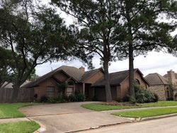 Pre-foreclosure Listing in COUNTRY CLUB VW BAYTOWN, TX 77521