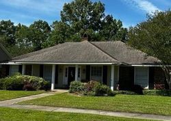 Pre-foreclosure in  WOODLAND RIDGE AVE Baton Rouge, LA 70816