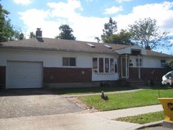 Pre-foreclosure in  SOUTHERN PKWY Plainview, NY 11803