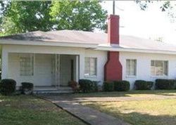 Pre-foreclosure in  HOWELLS FERRY RD Mobile, AL 36618