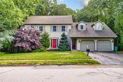 Pre-foreclosure Listing in LARCHWOOD DR WARWICK, RI 02886