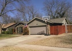 Pre-foreclosure Listing in ROBIN HOOD LN NORMAN, OK 73072