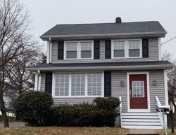 Pre-foreclosure in  BEVERLY RD Oradell, NJ 07649