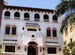 Pre-foreclosure in  PARADISE POINT DR Miami, FL 33157