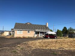 Pre-foreclosure in  TABLE ROCK TER Central Point, OR 97502