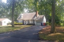 Pre-foreclosure in  NORTHWEST DR Bridgeton, NJ 08302
