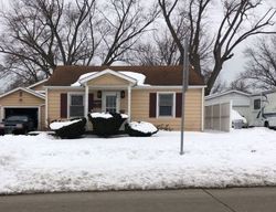 Pre-foreclosure in  48TH ST Moline, IL 61265