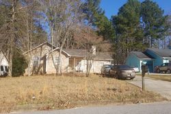 Pre-foreclosure in  CANDLELIGHT RD Jonesboro, GA 30238