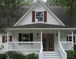 Pre-foreclosure in  LEGACY LN Hollywood, SC 29449