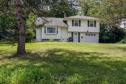 Pre-foreclosure Listing in HAMILTON DR RED HOOK, NY 12571