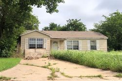 Pre-foreclosure in  NW LAWTON AVE Lawton, OK 73507