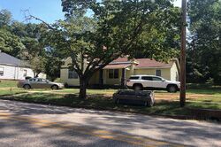 Pre-foreclosure in  PARK AVE Lagrange, GA 30240