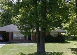 Pre-foreclosure in  ROBERTSON AVE Baton Rouge, LA 70805