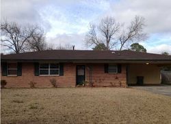 Pre-foreclosure in  COOLIDGE ST Baker, LA 70714