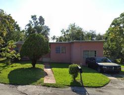 Pre-foreclosure in  NE 2ND PL Miami, FL 33161