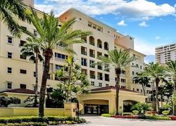 Pre-foreclosure in  NE 39TH PL  Miami, FL 33180