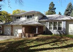 Pre-foreclosure in  HOLLING DR Omaha, NE 68144