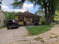 Pre-foreclosure Listing in MCLAUGHLIN CIR BELLEVUE, NE 68005