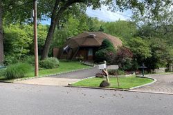 Pre-foreclosure Listing in CANTERBURY DR NORTHPORT, NY 11768