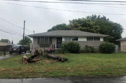 Pre-foreclosure in  JOSEPHINE AVE Columbus, OH 43204