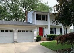 Pre-foreclosure in  MAYLING CT Edison, NJ 08837