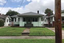 Pre-foreclosure in  S MAIN ST Taylorville, IL 62568