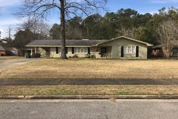 Pre-foreclosure in  VAUGHN LN Montgomery, AL 36106