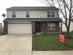 Pre-foreclosure Listing in EVERGREEN DR GREENFIELD, IN 46140