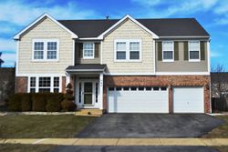 Pre-foreclosure in  HAMILTON LN North Aurora, IL 60542