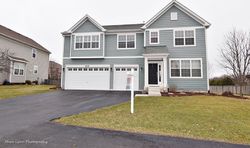Pre-foreclosure in  TRAILS END Elgin, IL 60124