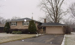 Pre-foreclosure in  VERITY ST Aurora, IL 60506