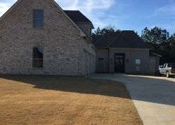Pre-foreclosure Listing in LAKEVIEW DR WALKER, LA 70785