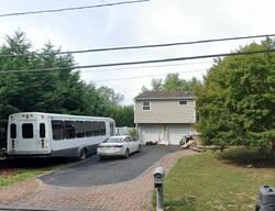 Pre-foreclosure in  PAT DR West Islip, NY 11795