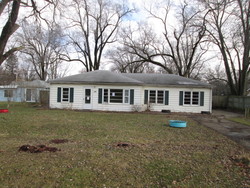 Pre-foreclosure in  9TH ST East Moline, IL 61244