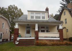 Pre-foreclosure in  OXFORD RD Cleveland, OH 44121