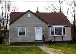 Pre-foreclosure in  PERRY AVE Elizabethtown, KY 42701
