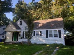 Pre-foreclosure in  HYDE CIR Norfolk, VA 23513