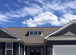 Pre-foreclosure in  DIVOT CT Front Royal, VA 22630