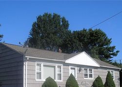 Pre-foreclosure Listing in BENHAM HILL RD WEST HAVEN, CT 06516