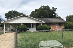 Pre-foreclosure in  PARKCHESTER AVE Memphis, TN 38118