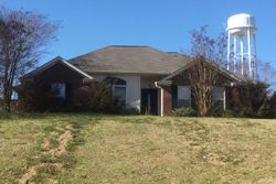 Pre-foreclosure in  HUMMINGBIRD DR Deatsville, AL 36022