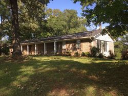 Pre-foreclosure Listing in VESTAVIA CIR NORTHPORT, AL 35473