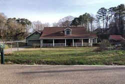 Pre-foreclosure in  E BRAINERD RD Chattanooga, TN 37421
