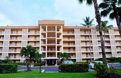 Pre-foreclosure in  S COURSE DR  Pompano Beach, FL 33069
