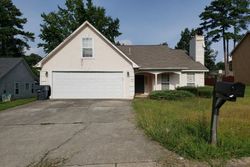  Briar Forest Ln, Riverdale GA